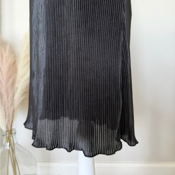 Elegant Little Black Pleated Dress - Picture 8 of 10